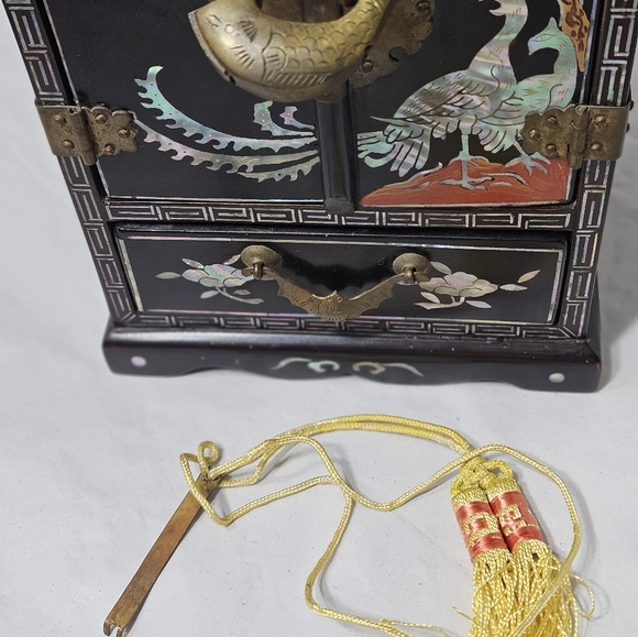 Vintage Asian Oriental Korean Black Lacquer MOP Mother of Peal Jewelry Box - Picture 13 of 13